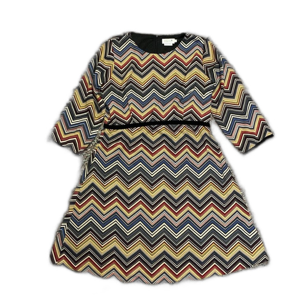 Molly Bracken Dresses & Skirts - Molly Braken Multicolor Striped Chevron Print 3/4 Sleeve Fit & Flare Dress Sz M